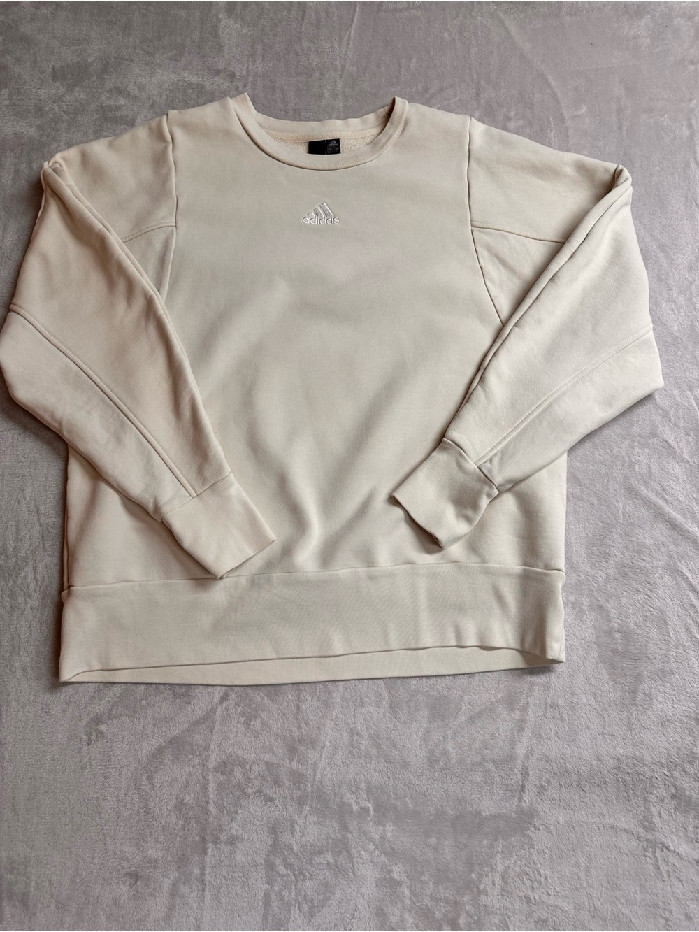 Adidas Essentials Fleece Crewneck Sweatshirt Women’s Large Cream Pullover